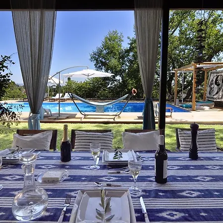 Villa Chloe Viros